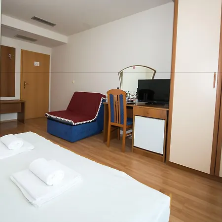 Hotel Manufaktura 3*