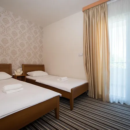 Hotel Manufaktura 3*
