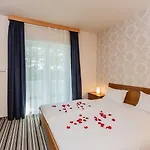 Manufaktura 3* Kastela
